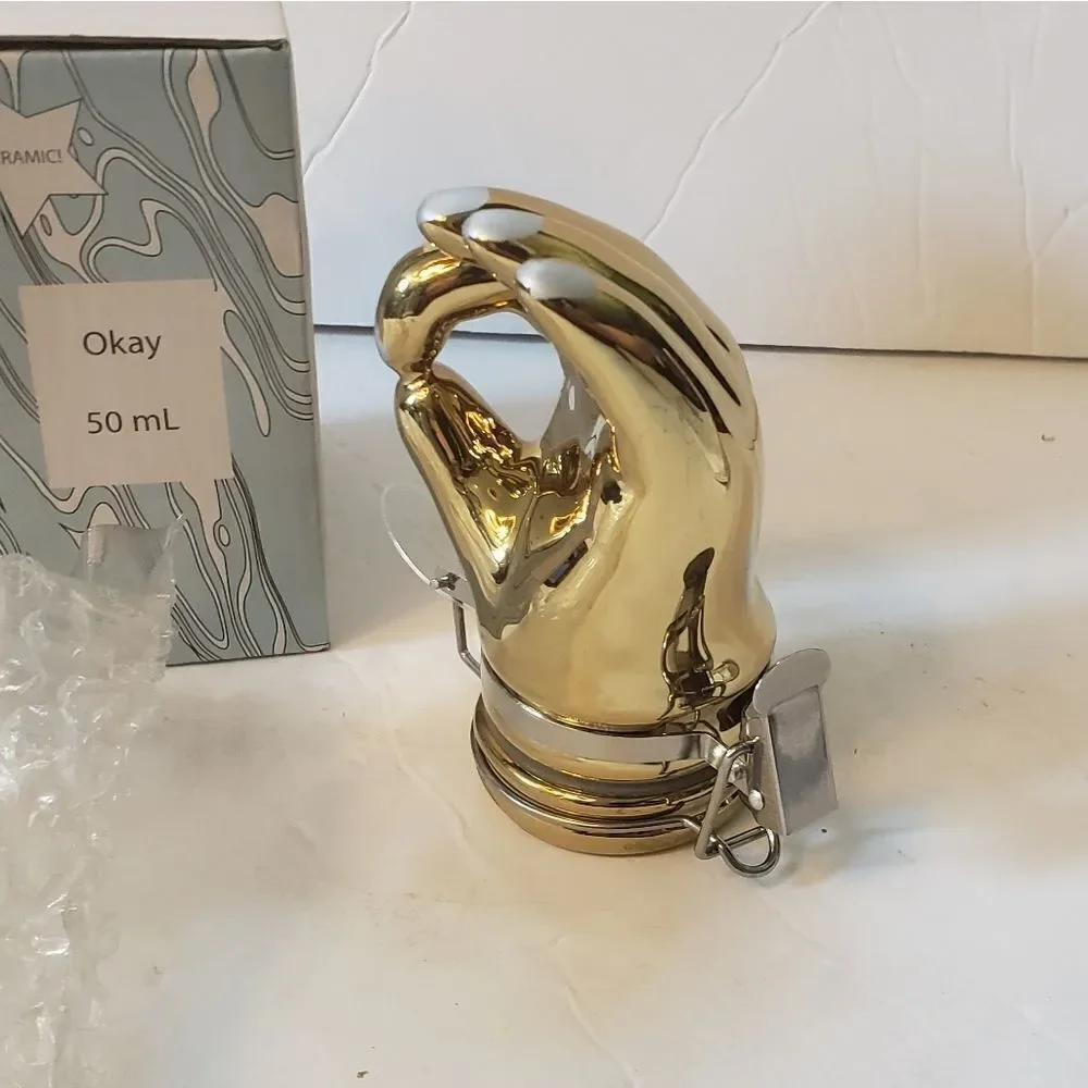 NWB ContainerArt Okay Hand Storage